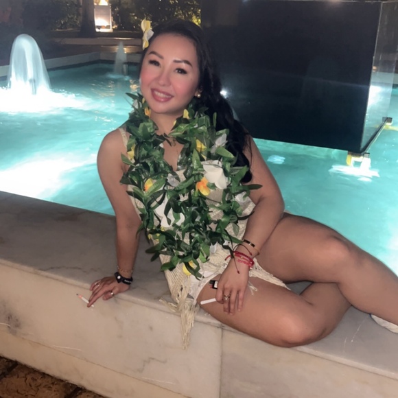 Meet your Posher, Posh - Picture 1 of 1